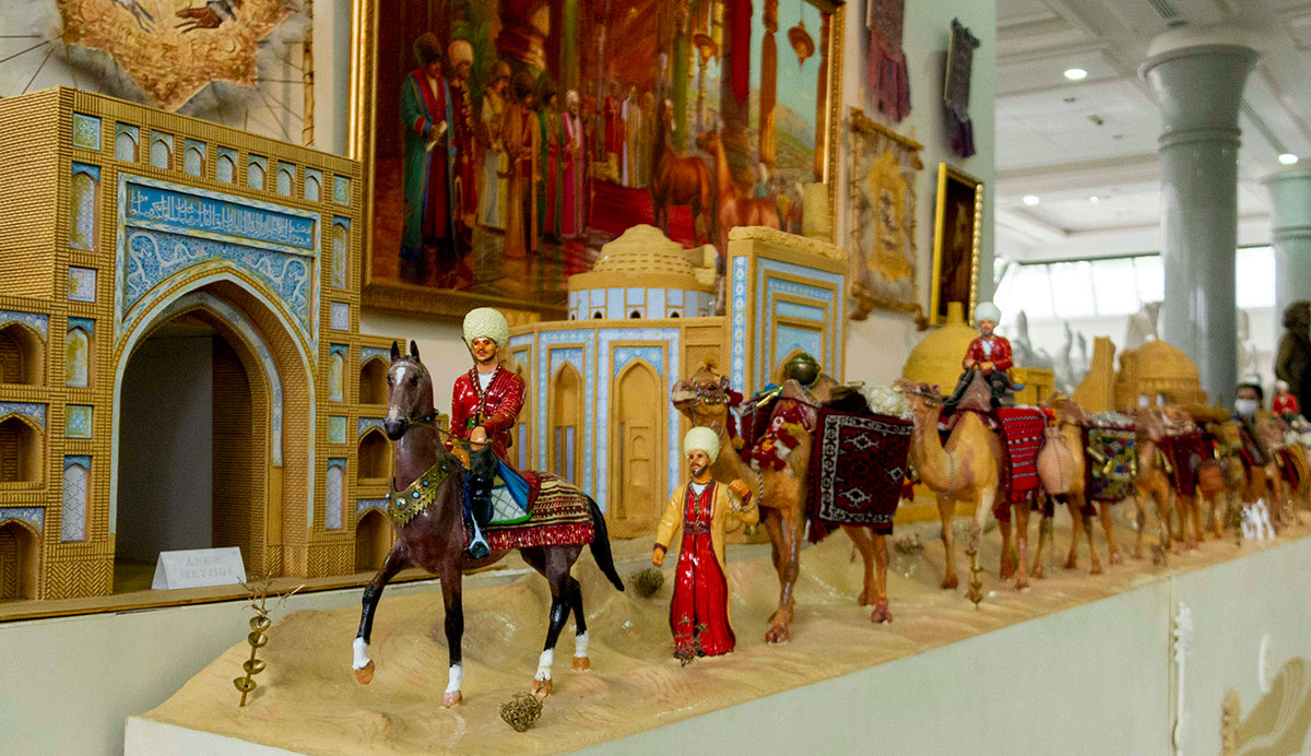 Главный герой выставки – ахалтекинский конь